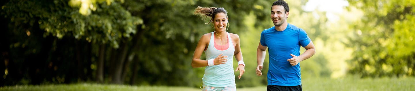 Junges Paar beim Joggen