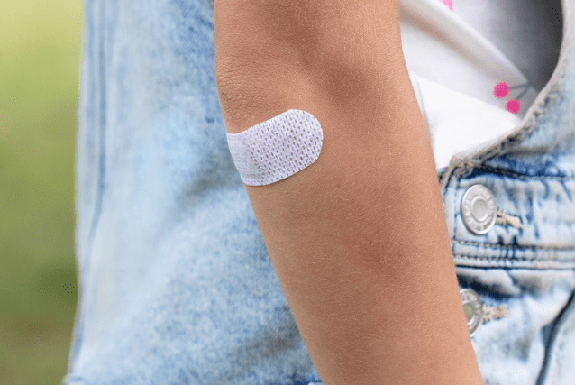 Plaster Allergy Causes, Treatment & Prevention | Elastoplast UK