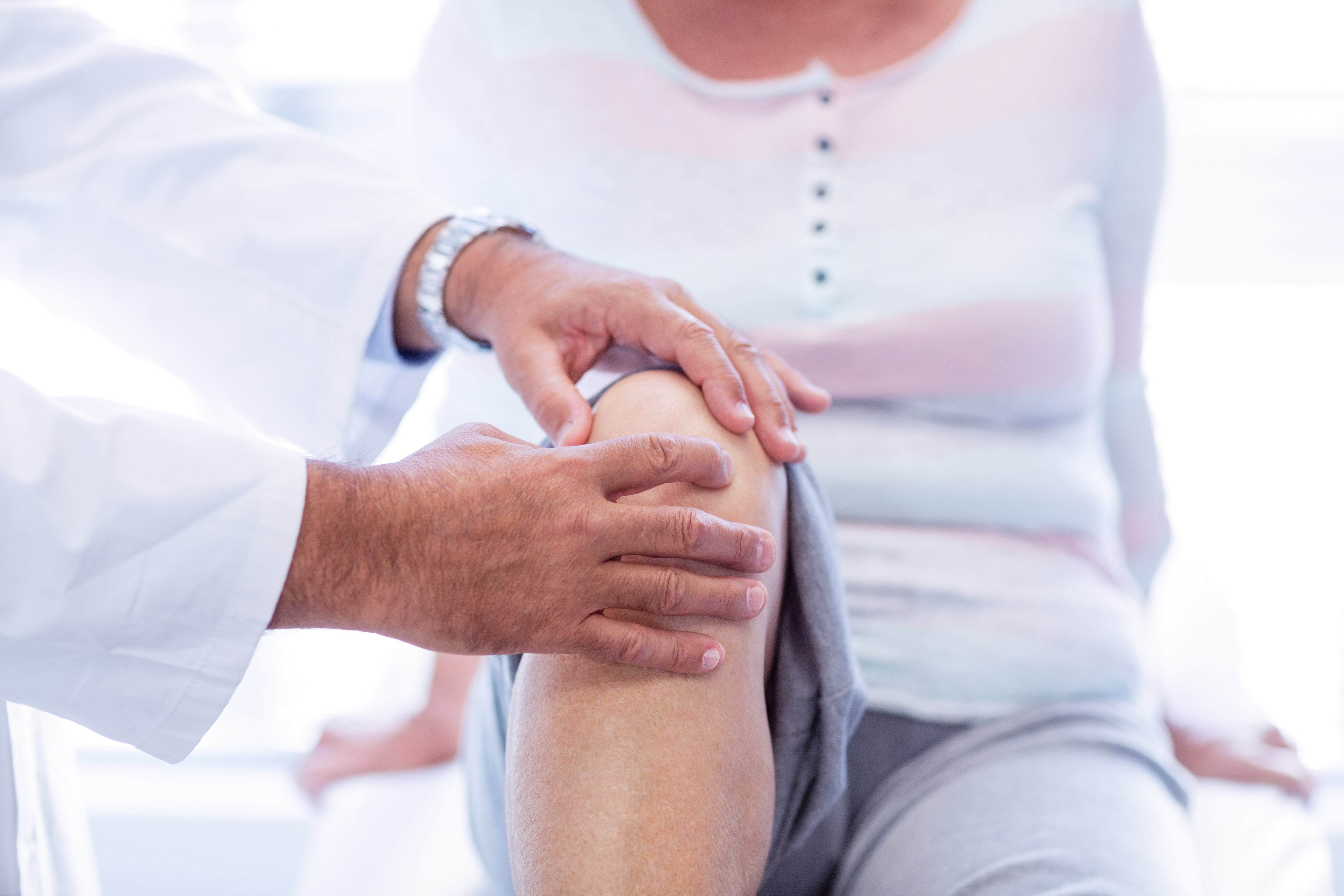 Dislocated knee: Care & Recovery | Elastoplast UK