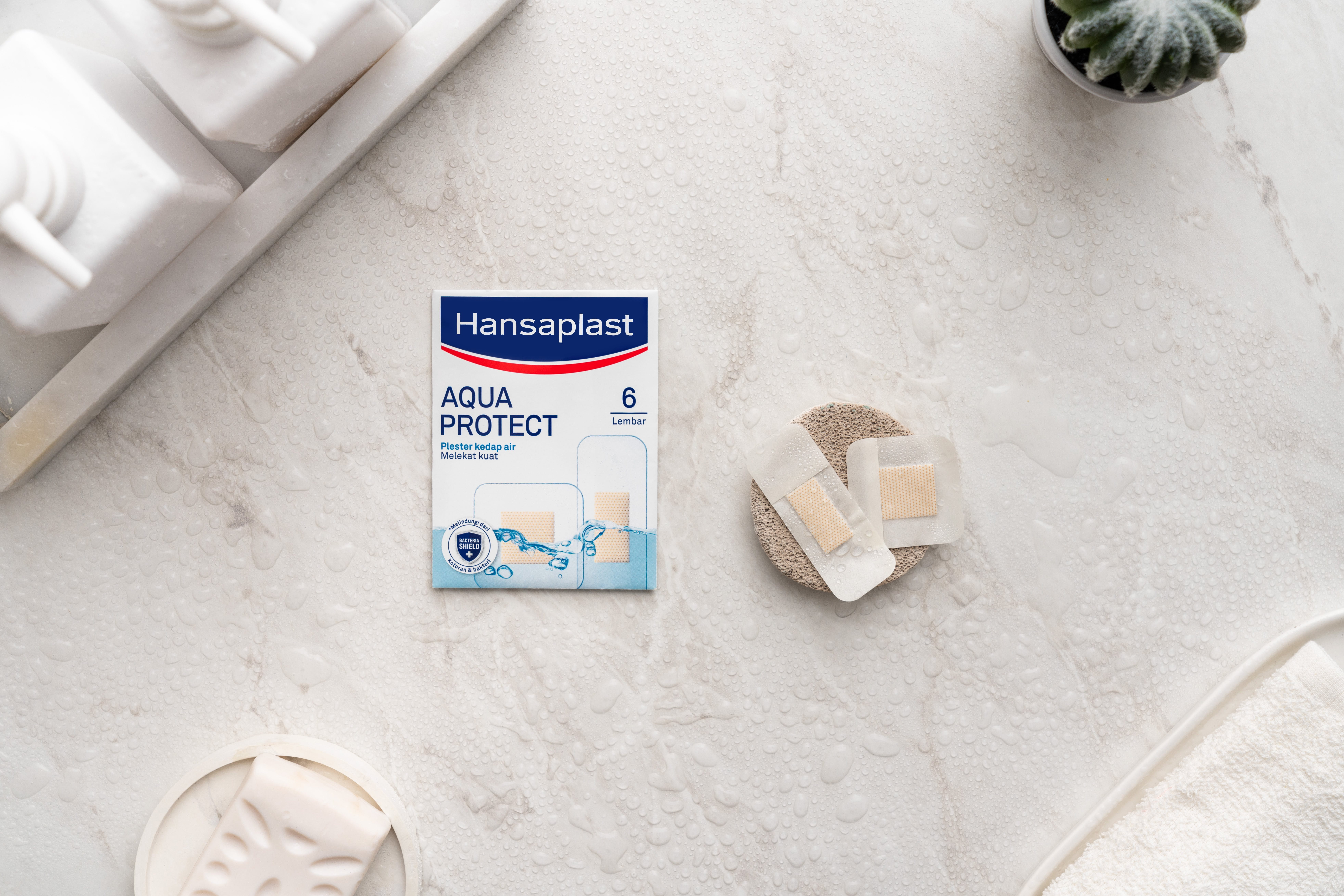 Hansaplast Aqua Protect melindungi luka dari air