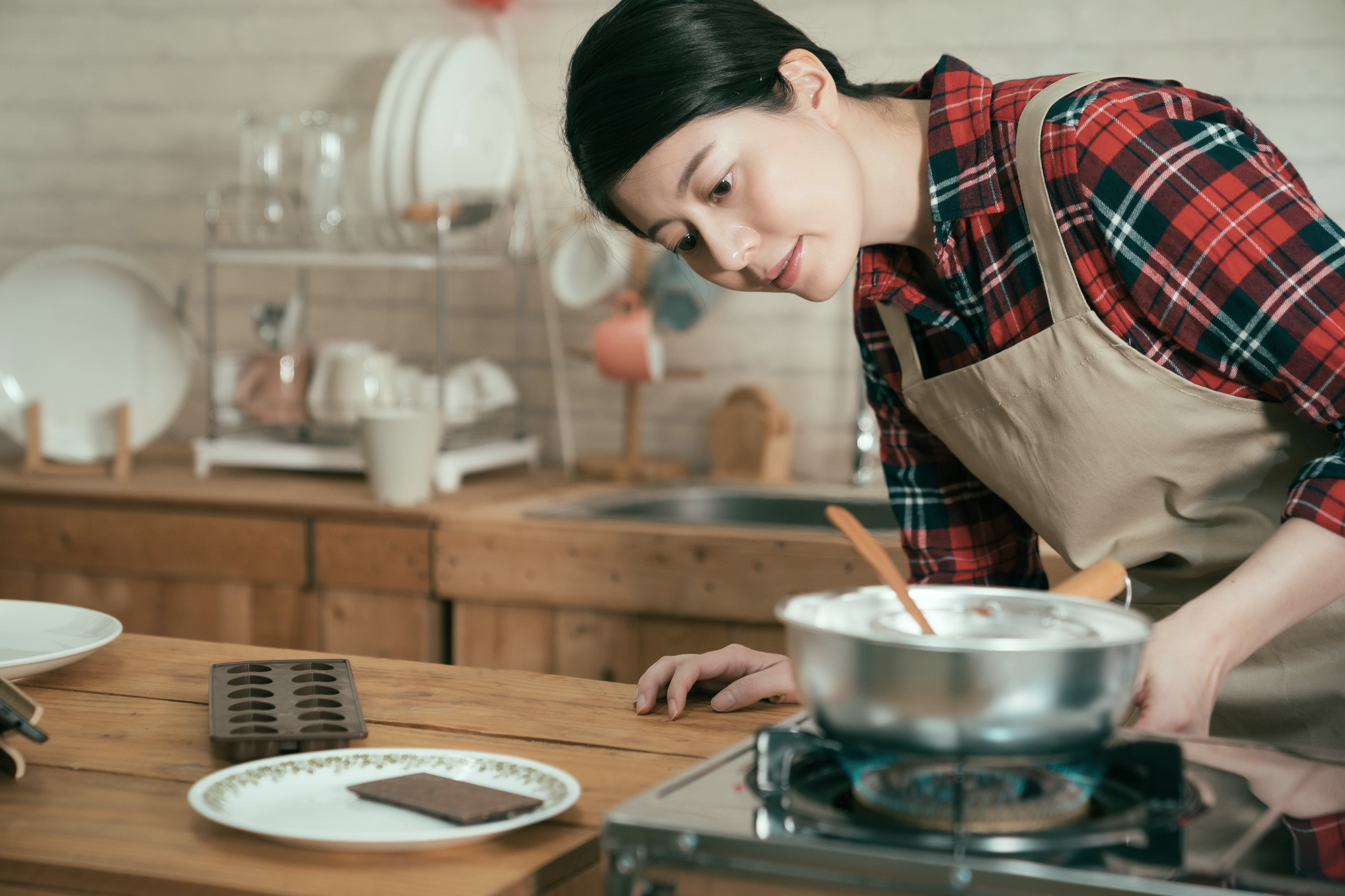 Luka bakar umum terjadi saat memasak di dapur.