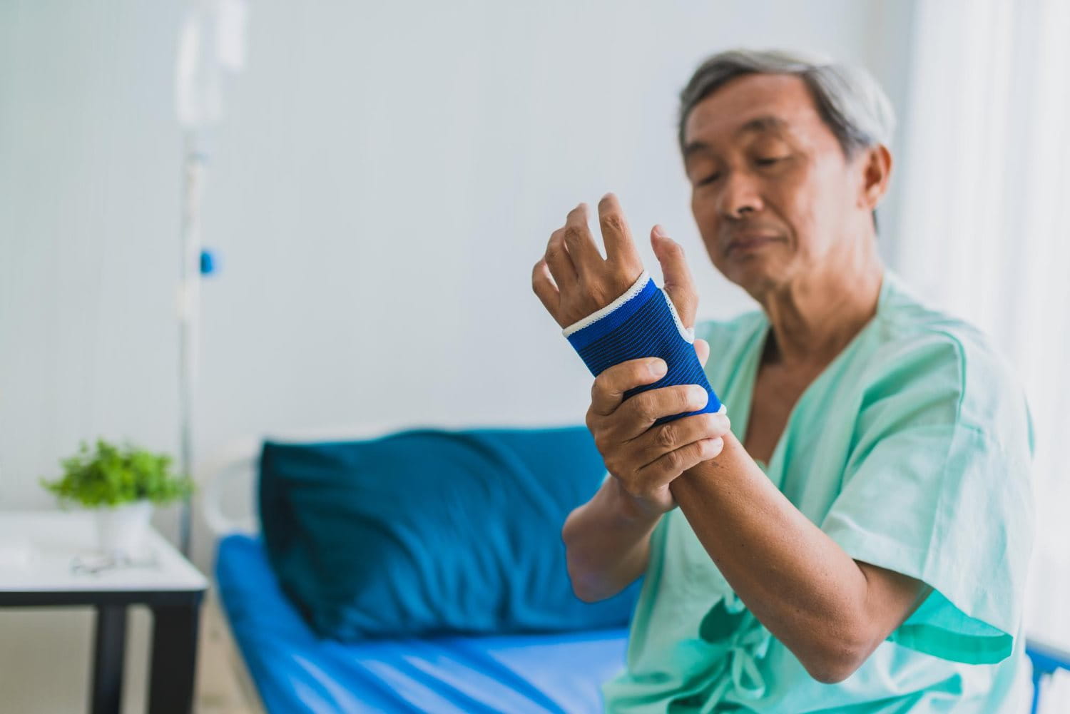 Wrist Splint vs. Wrist Brace Key Differences