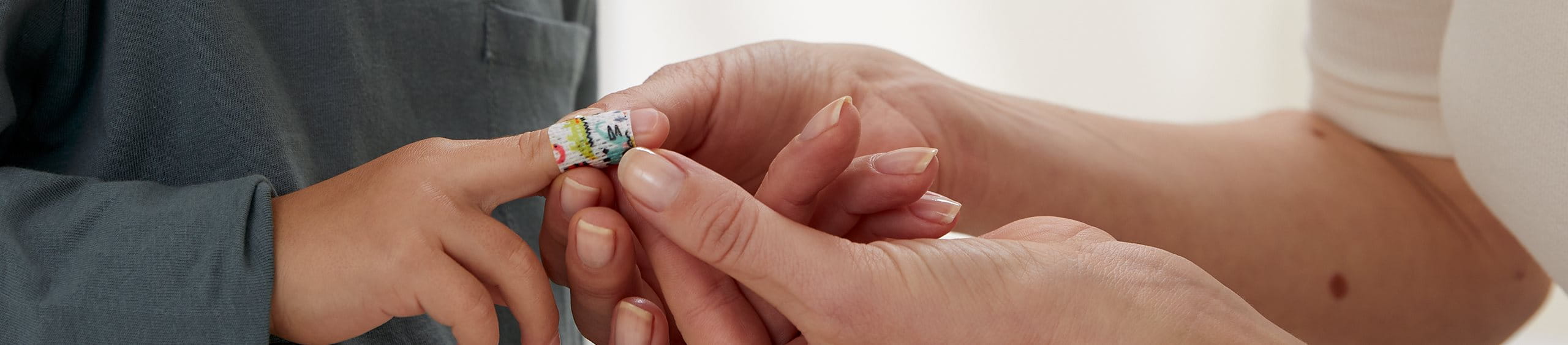 ¿Qué debe contener un botiquín de primeros auxilios?