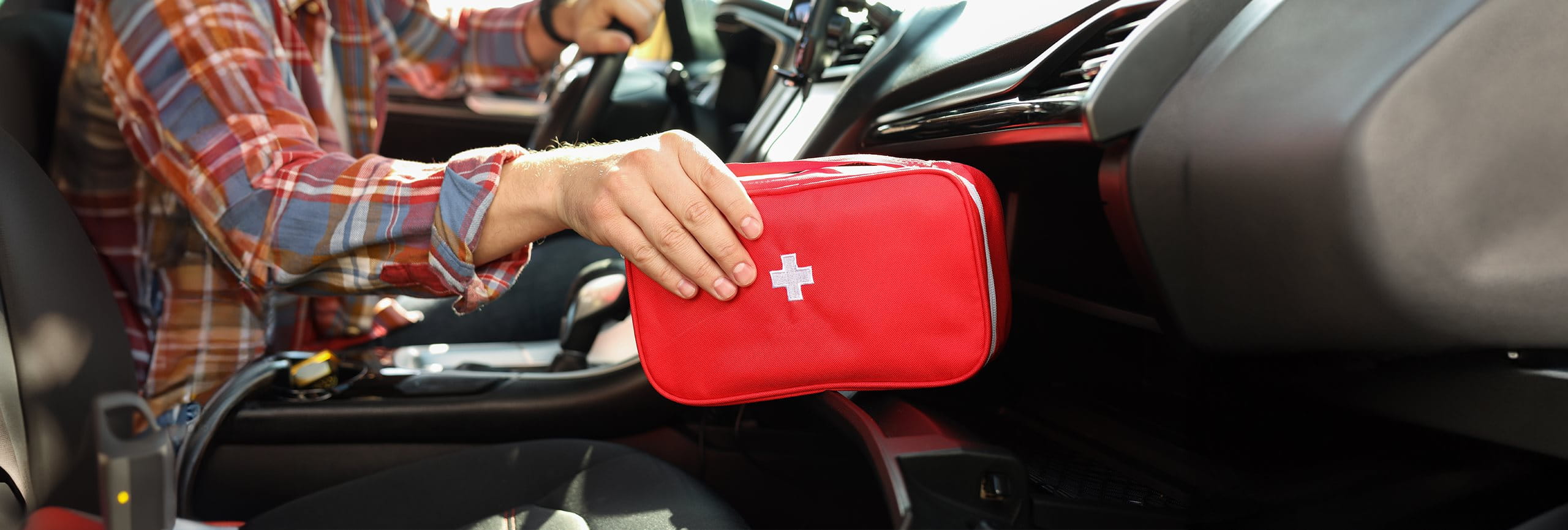 Botiquín médico actualizado con Curitas®