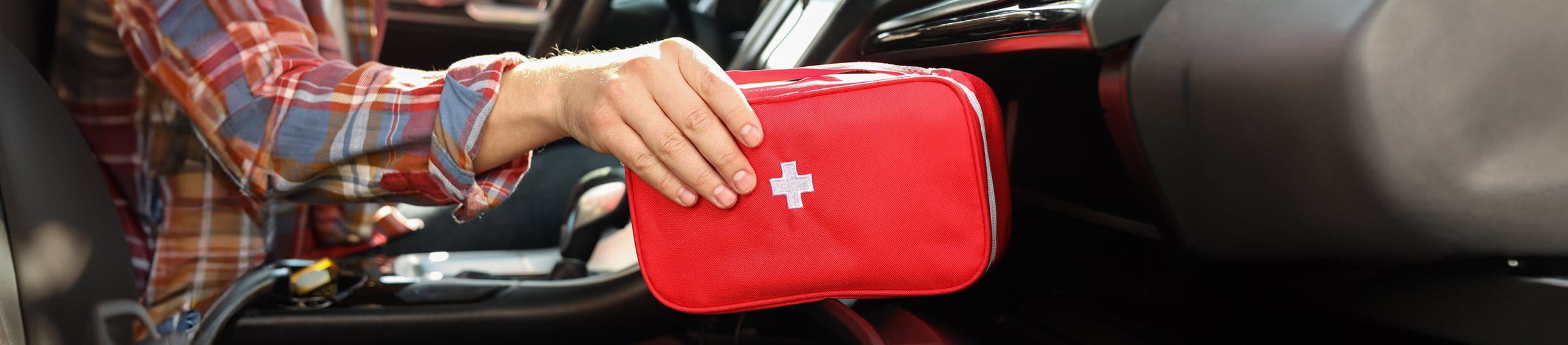 Botiquín médico actualizado con Curitas®