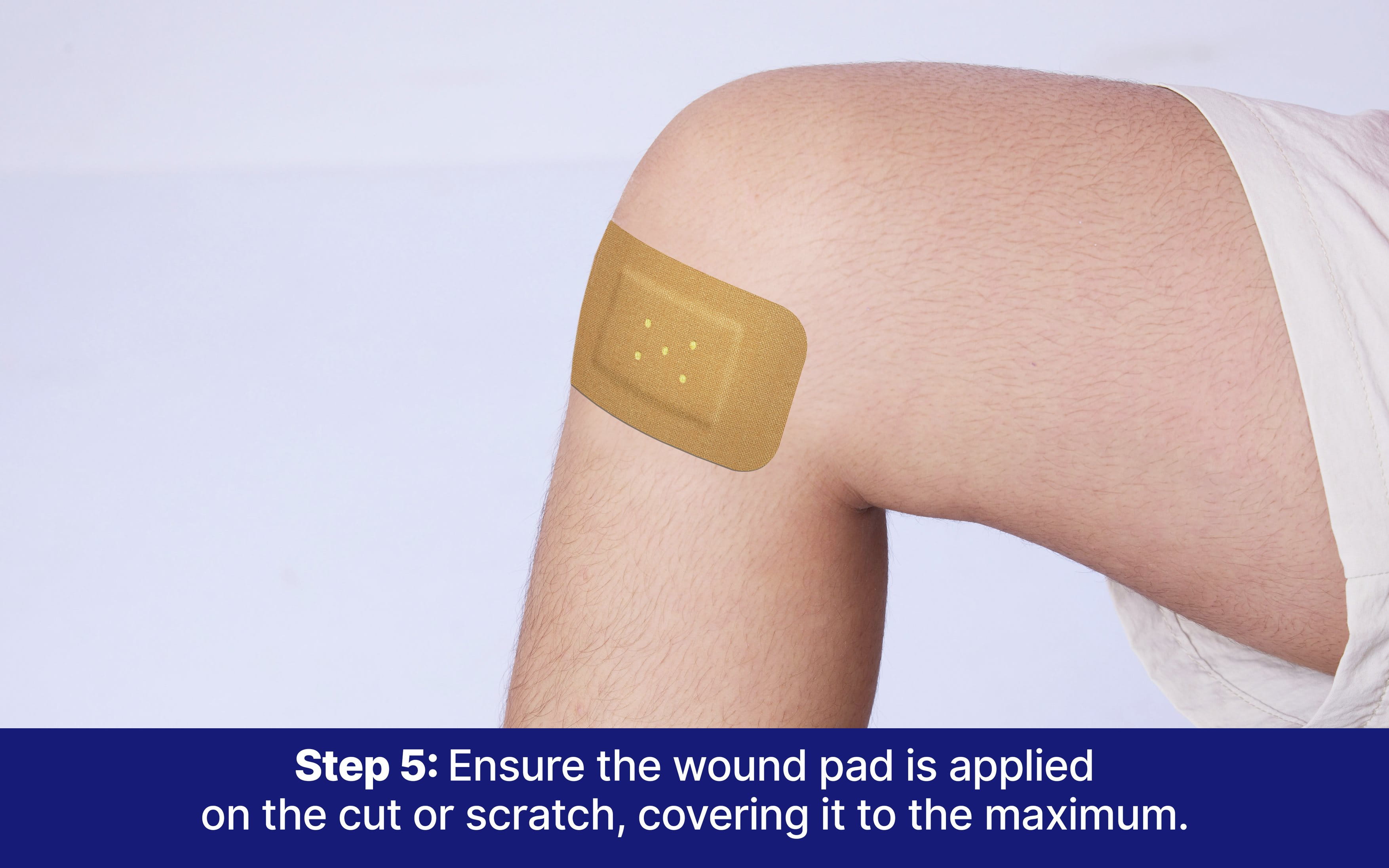 Hansaplast Antiseptic Jumbo Bandage | First Aid Essential Pack | Larger Wound Pad | Protects Against Dirt & Bacteria