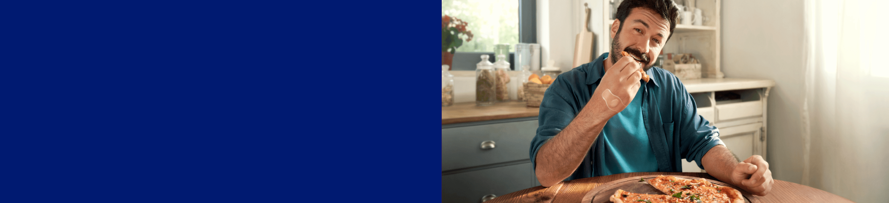 A girl has fun riding a go kart, on her knee a Hansaplast Elastic Plaster.