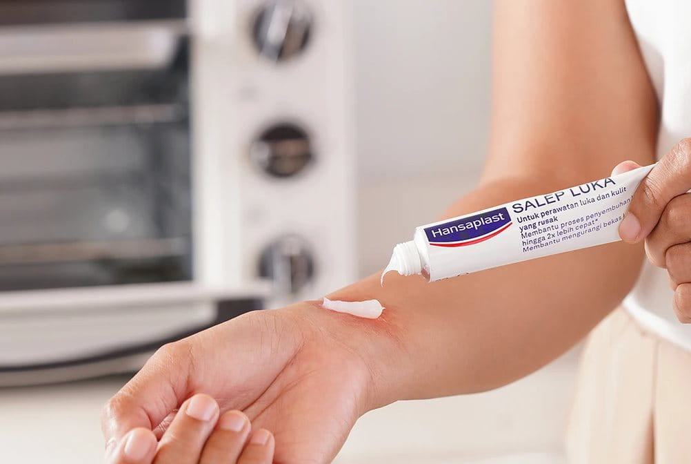 Hansaplast Salep Luka untuk luka sayatan tangan