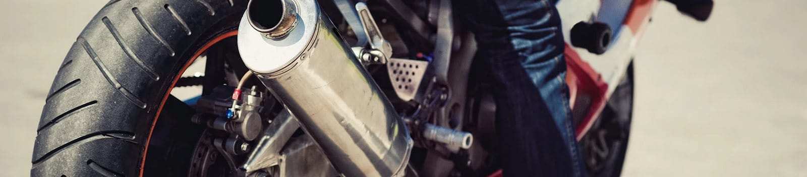 hati-hati terhadap luka bakar kena knalpot