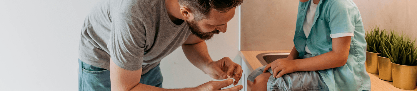 como-curar-una-herida-en-tres-sencillos-pasos-hansaplast