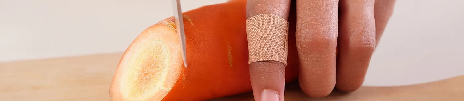 Cara menangani luka sayat yang terjadi saat memasak.