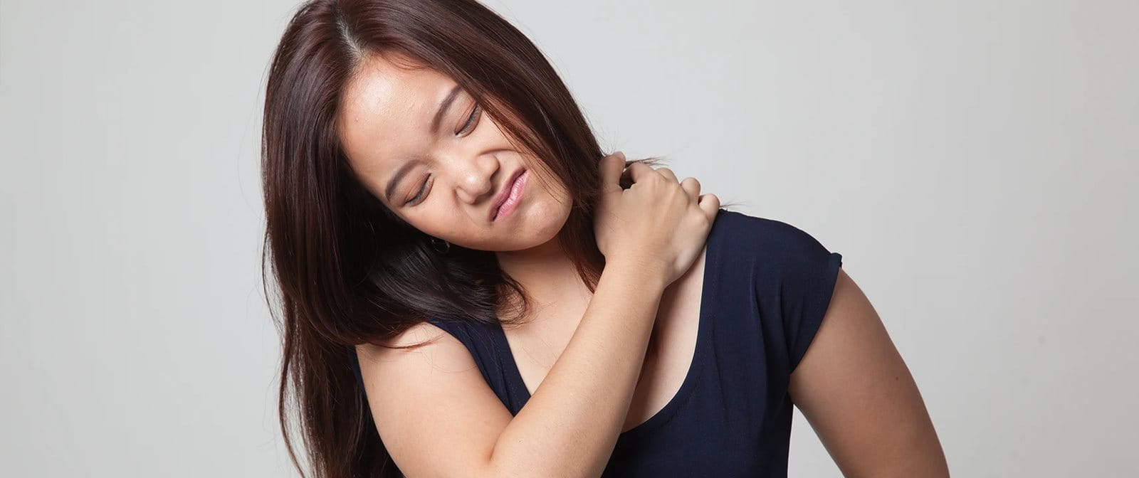 saraf kejepit bisa disebabkan karena postur tubuh yang buruk