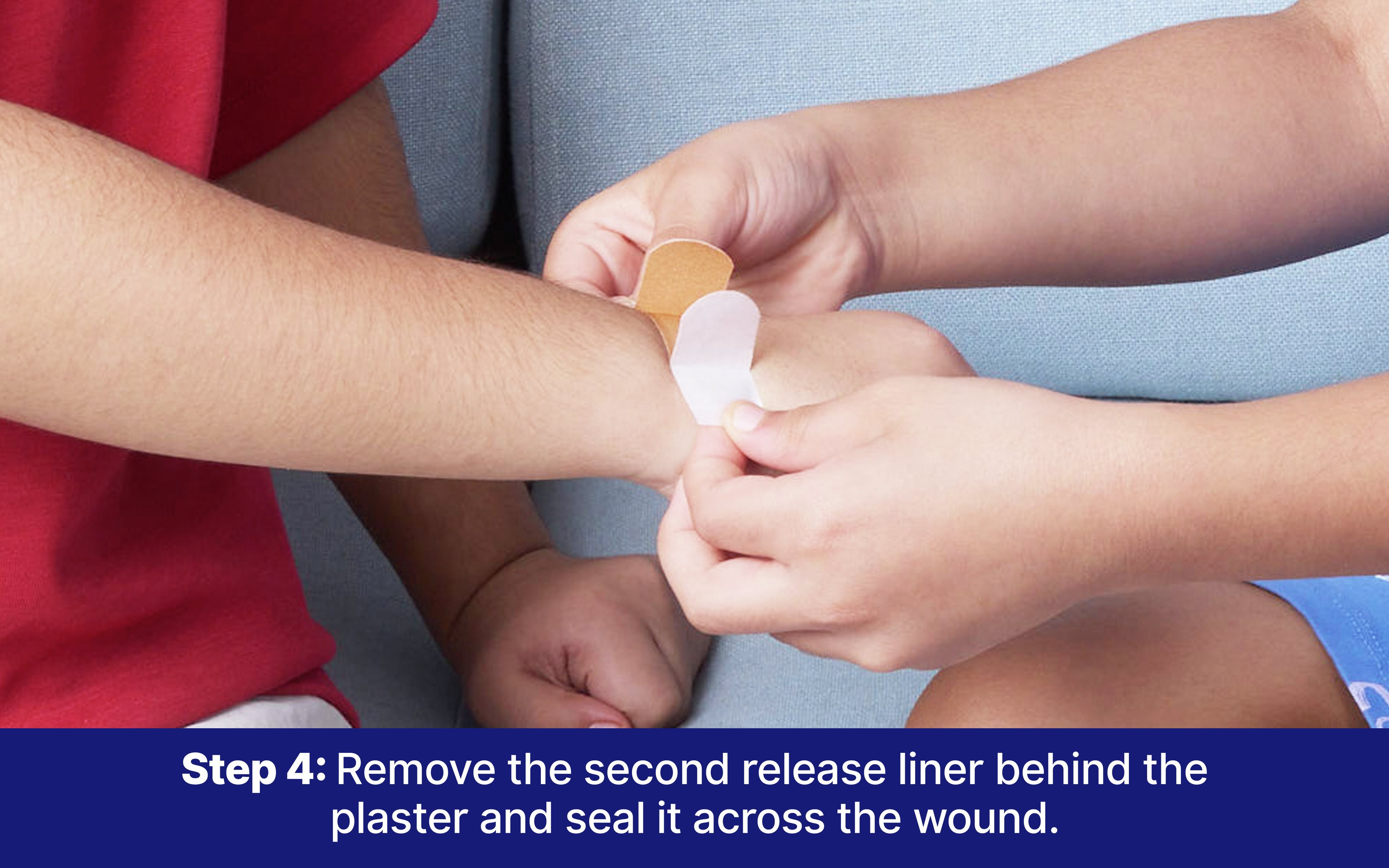 Hansaplast Antiseptic Elastic Bandage | Covered Wounds Heal Better | Blocks 99% of Bacteria | 3X Stretchable | Water Repellant | Adapts to Body Movement | For Wound Cuts , Scrapes and Finger Cuts | First Aid Essential